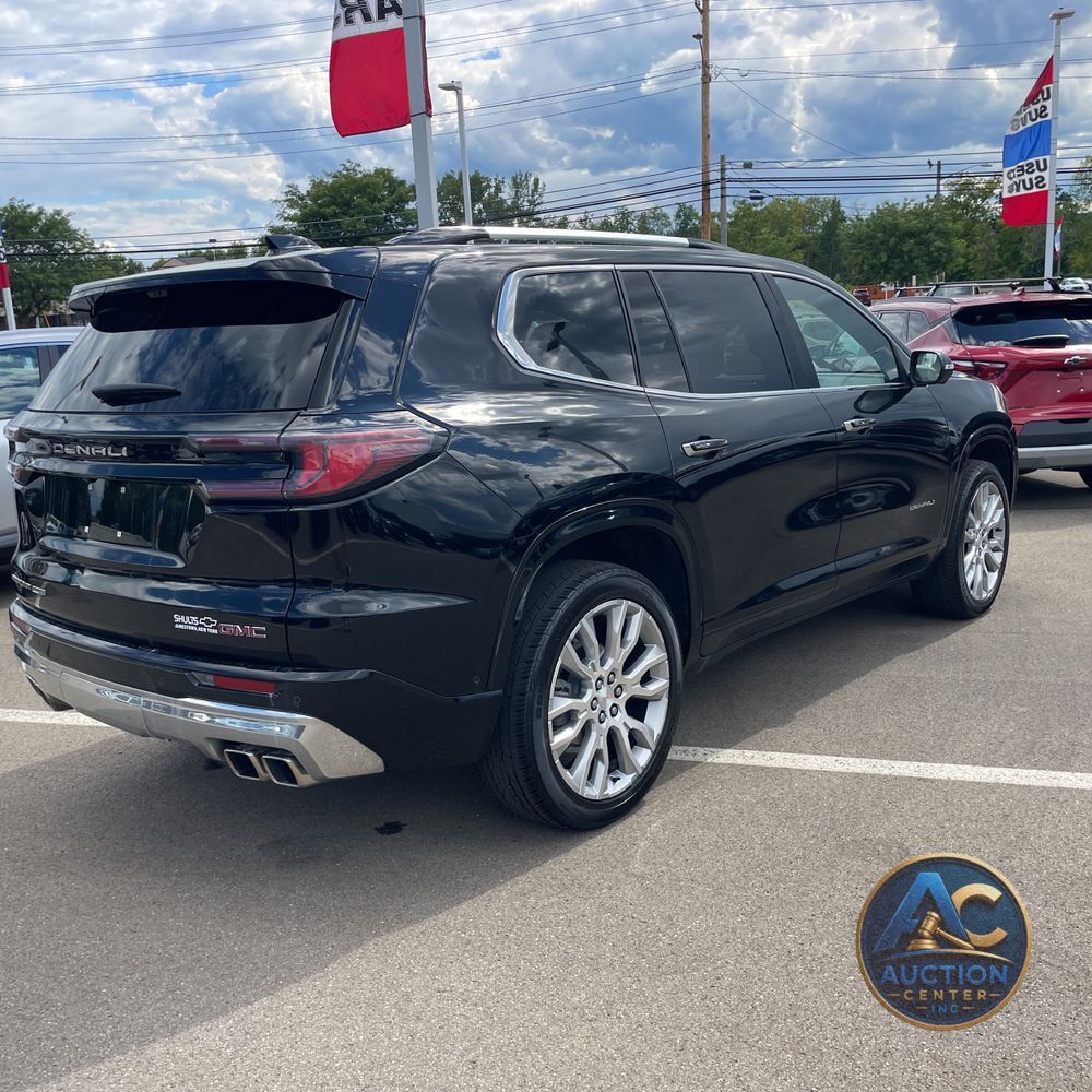 2024 GMC Acadia Denali