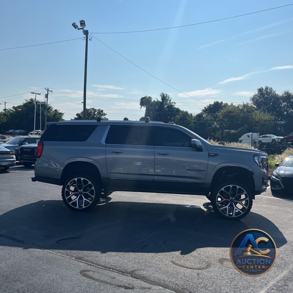 2023 GMC Yukon XL SLT
