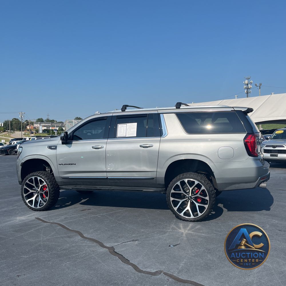 2023 GMC Yukon XL SLT
