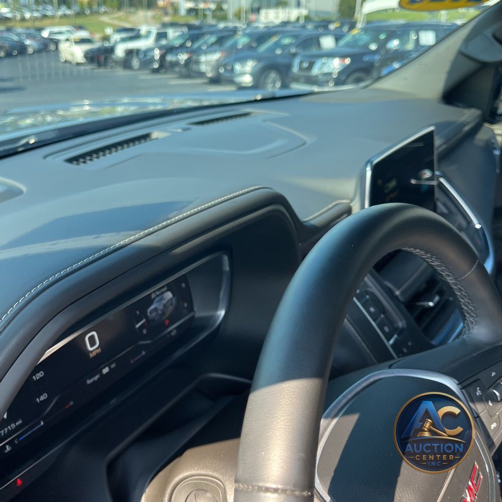 2023 GMC Yukon XL SLT