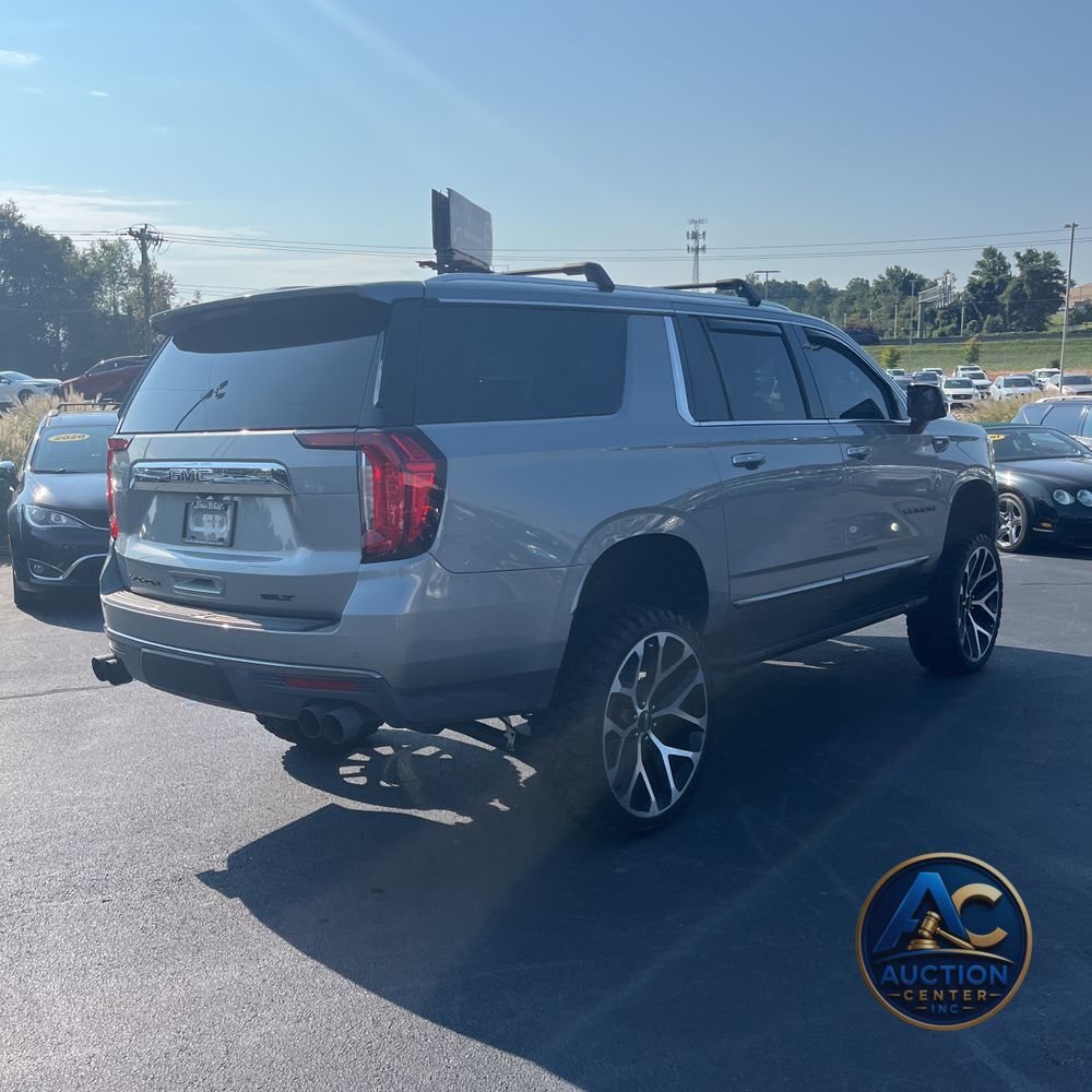 2023 GMC Yukon XL SLT