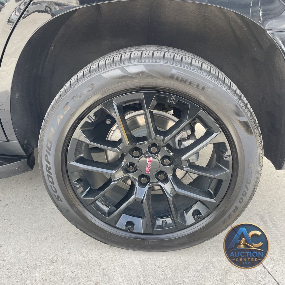 2023 GMC Yukon SLT