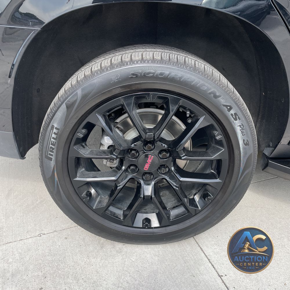 2023 GMC Yukon SLT