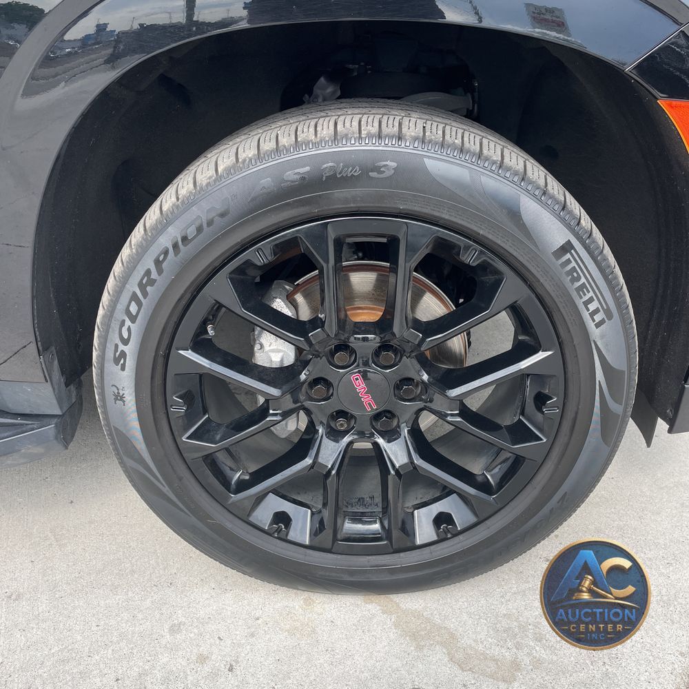 2023 GMC Yukon SLT