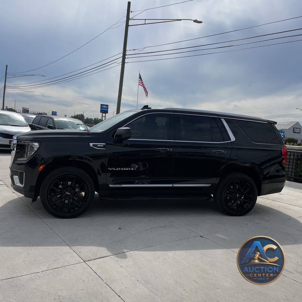 2023 GMC Yukon SLT