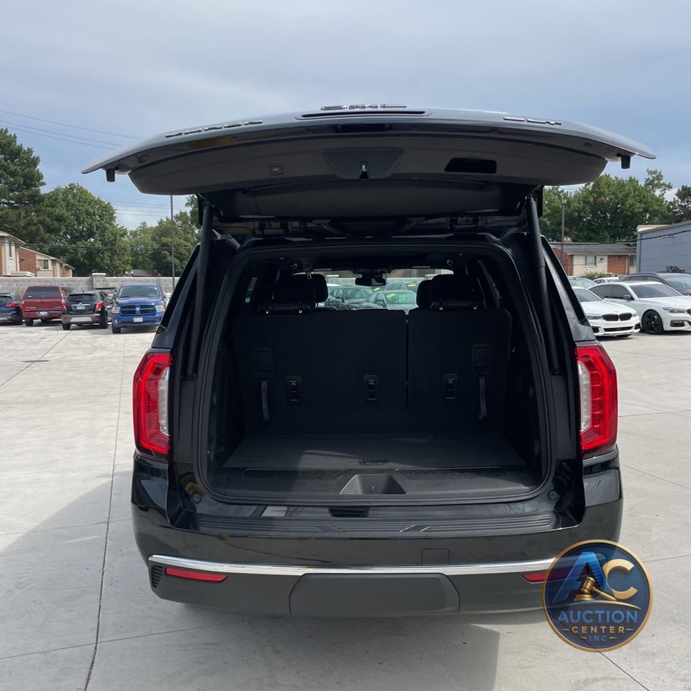 2023 GMC Yukon SLT