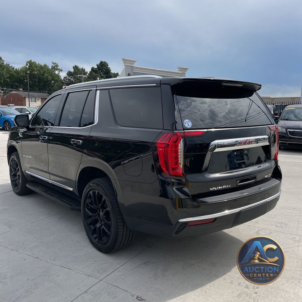 2023 GMC Yukon SLT