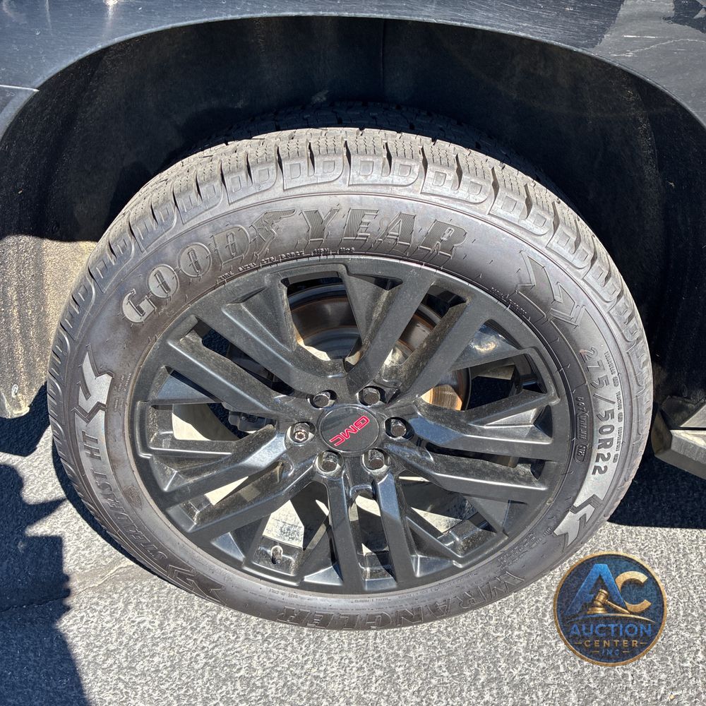2022 GMC Yukon SLT