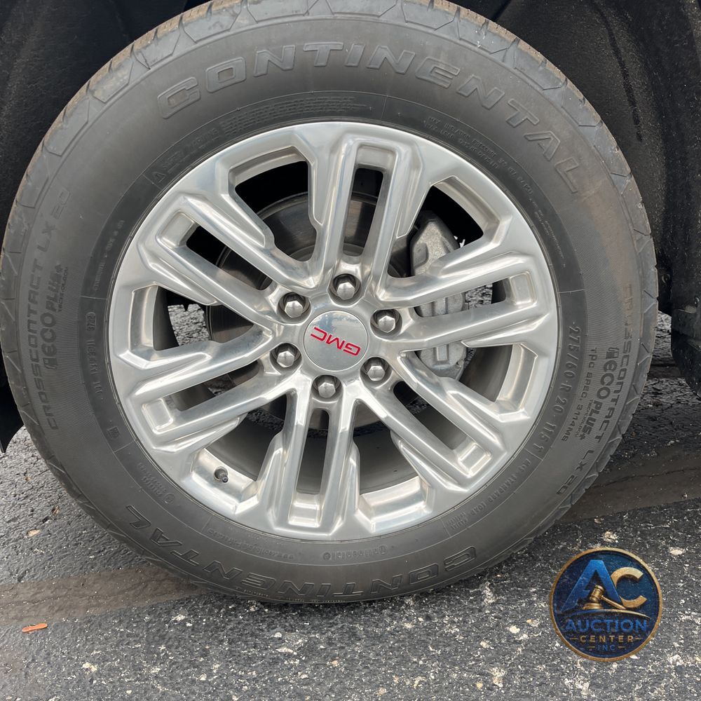 2023 GMC Yukon SLT