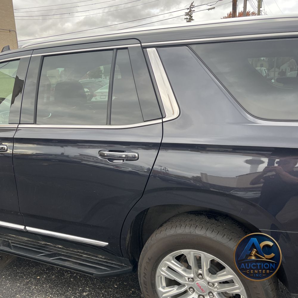 2023 GMC Yukon SLT