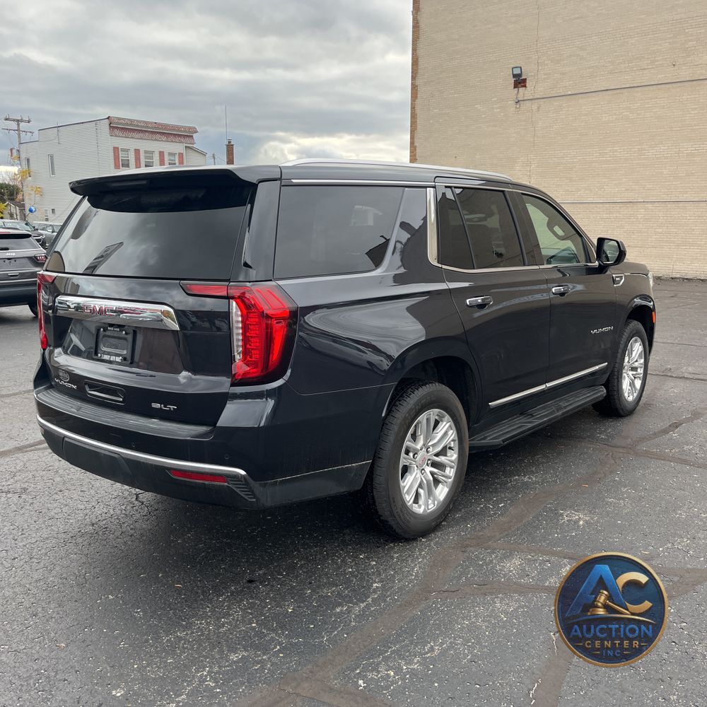2023 GMC Yukon SLT