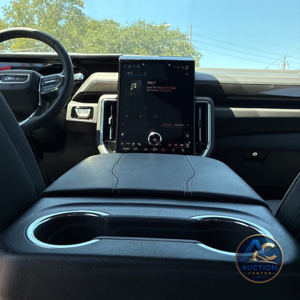 2025 GMC Yukon Elevation