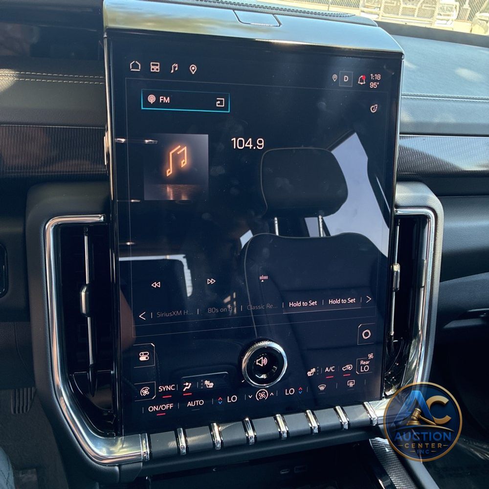 2025 GMC Yukon Elevation