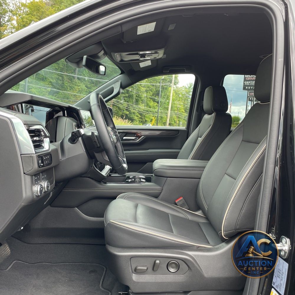 2025 GMC Yukon Elevation