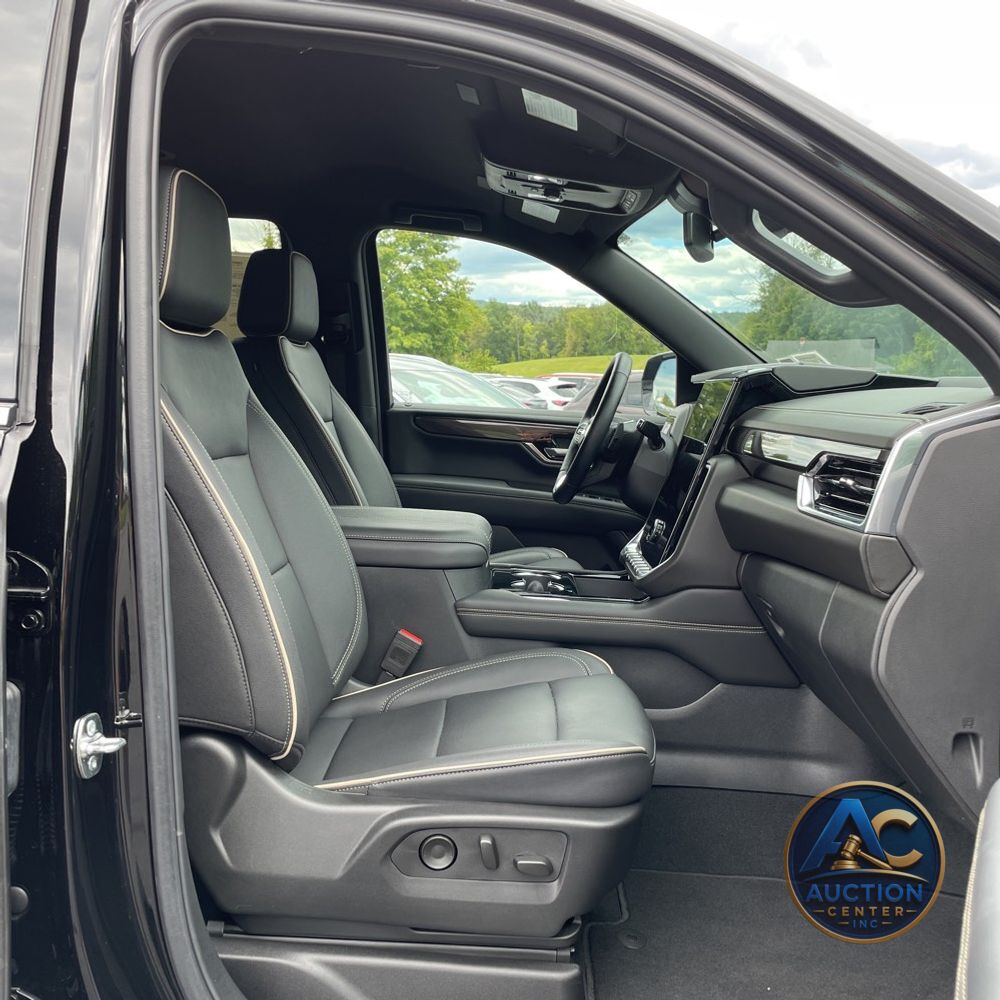 2025 GMC Yukon Elevation