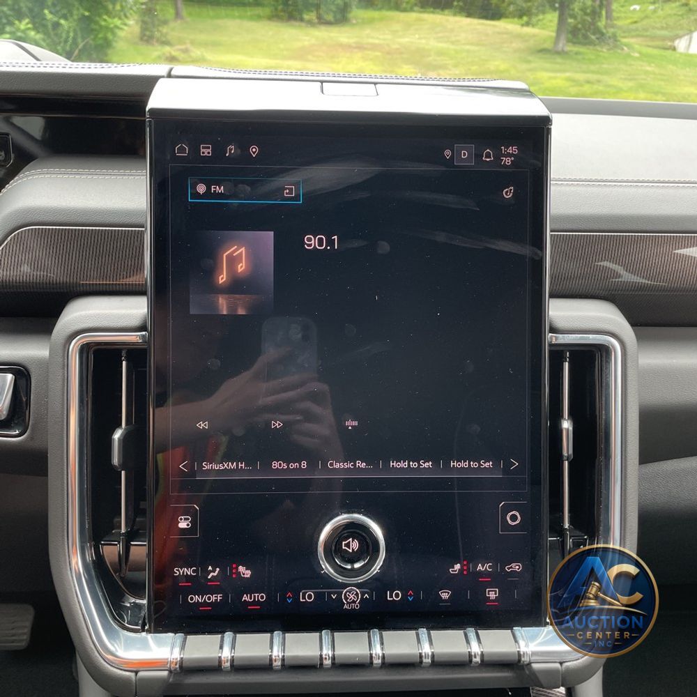 2025 GMC Yukon Elevation