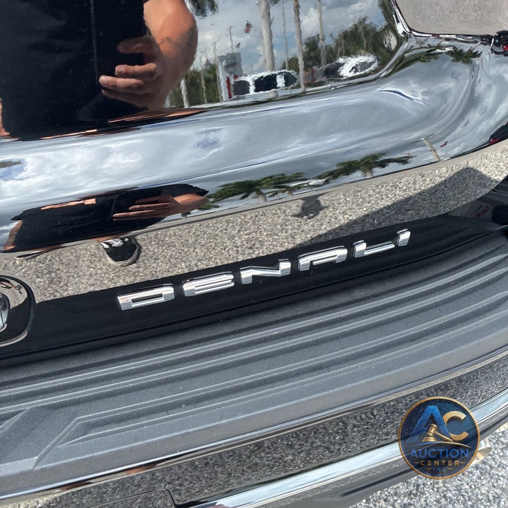 2023 GMC Yukon Denali Ultimate
