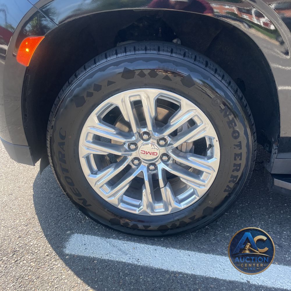 2023 GMC Yukon XL SLT