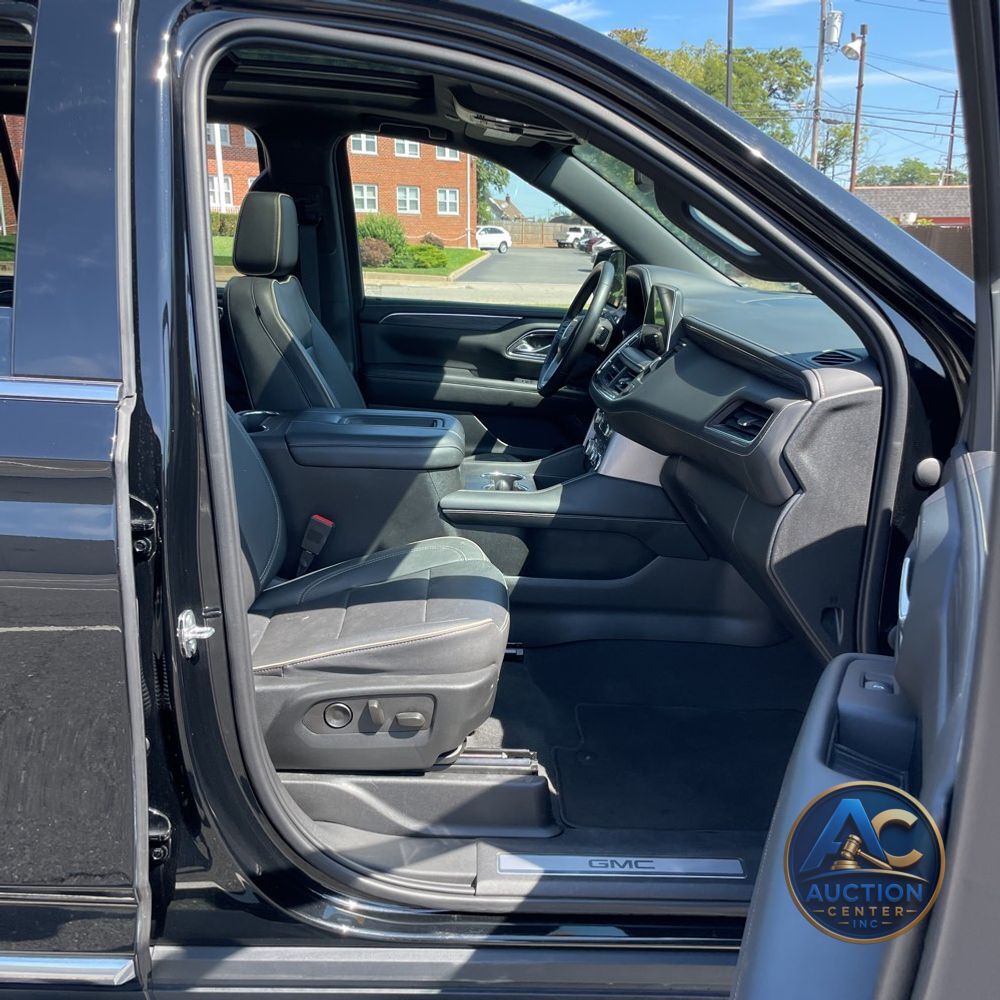2023 GMC Yukon XL SLT