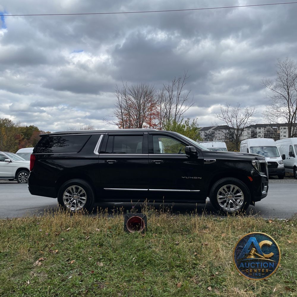 2023 GMC Yukon XL SLT