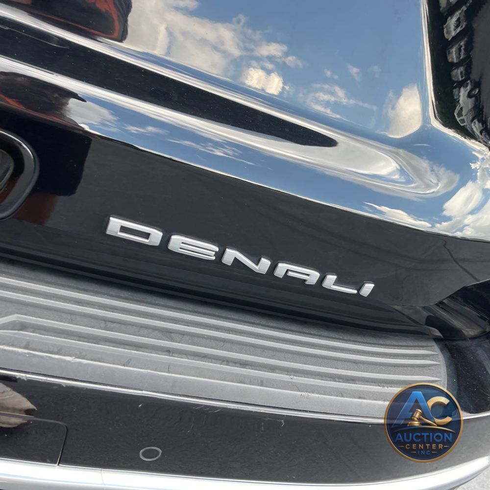 2022 GMC Yukon XL Denali