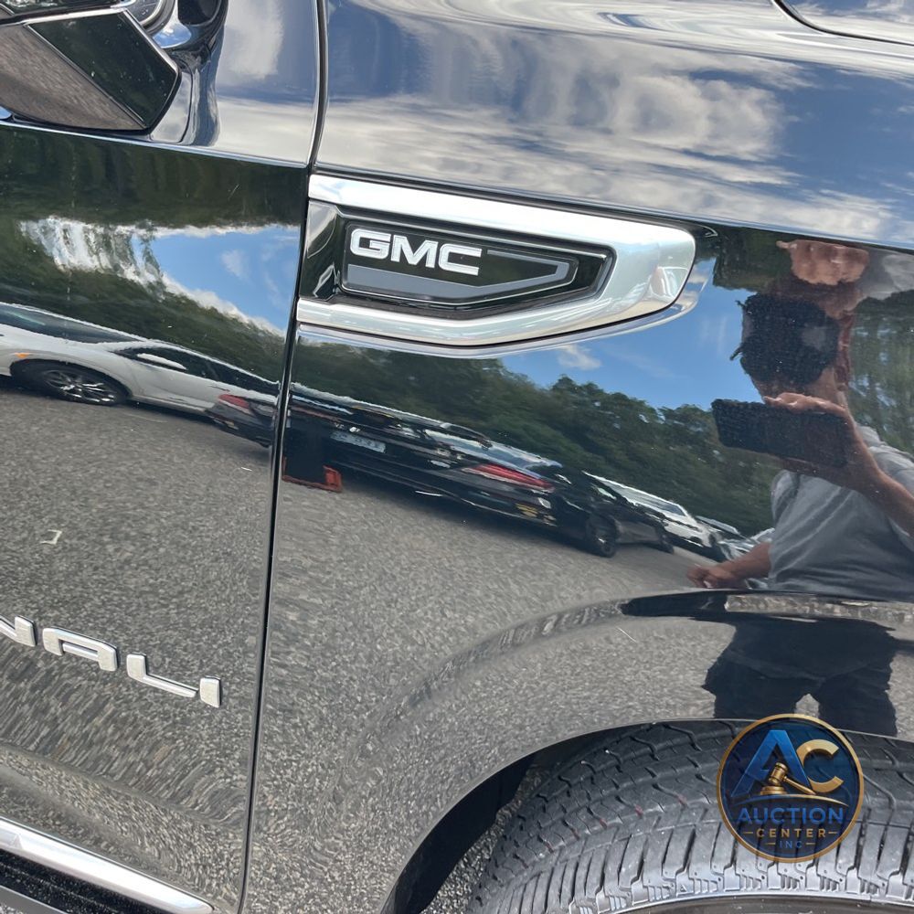 2023 GMC Yukon XL Denali