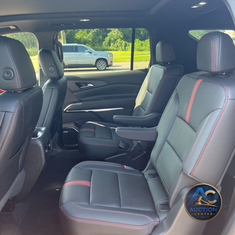 2025 Chevrolet Traverse RS