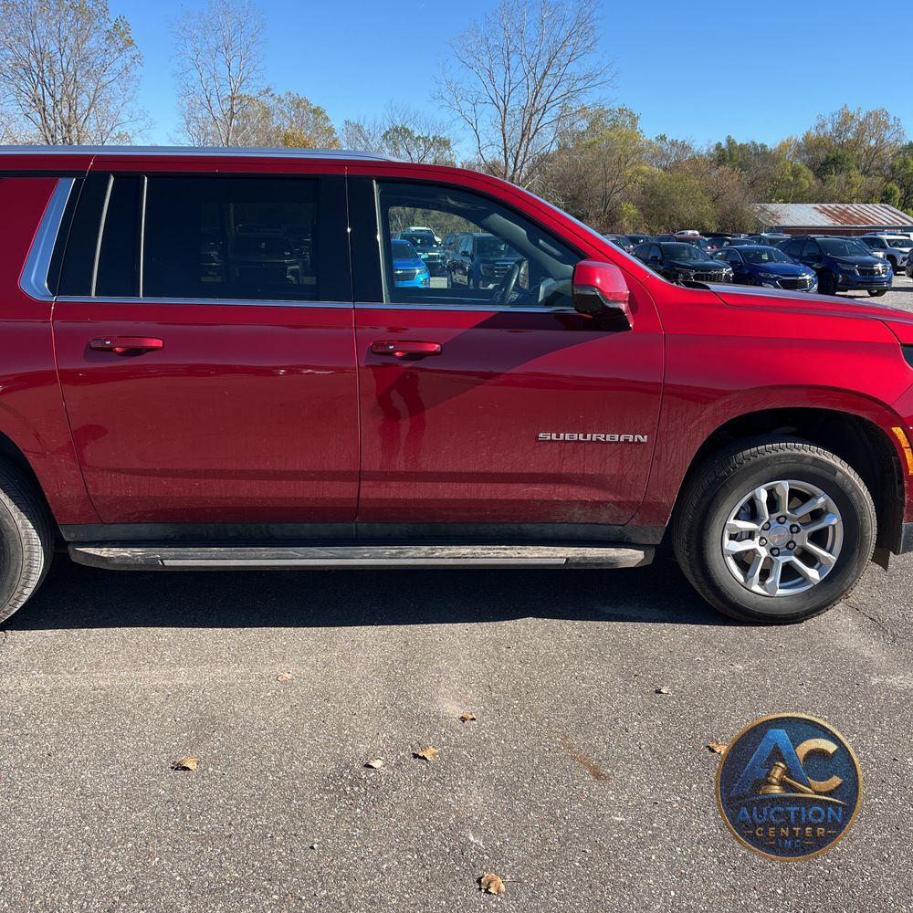 2025 Chevrolet Suburban LT