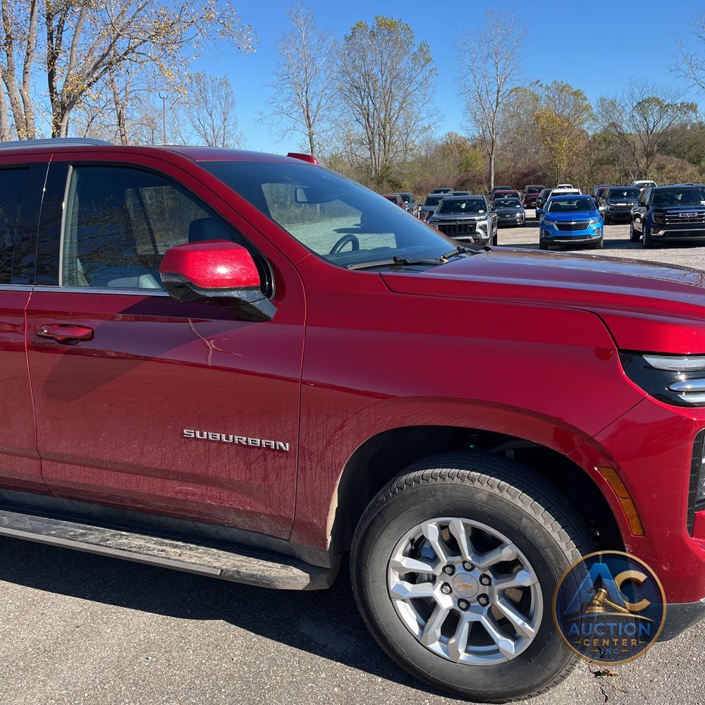 2025 Chevrolet Suburban LT