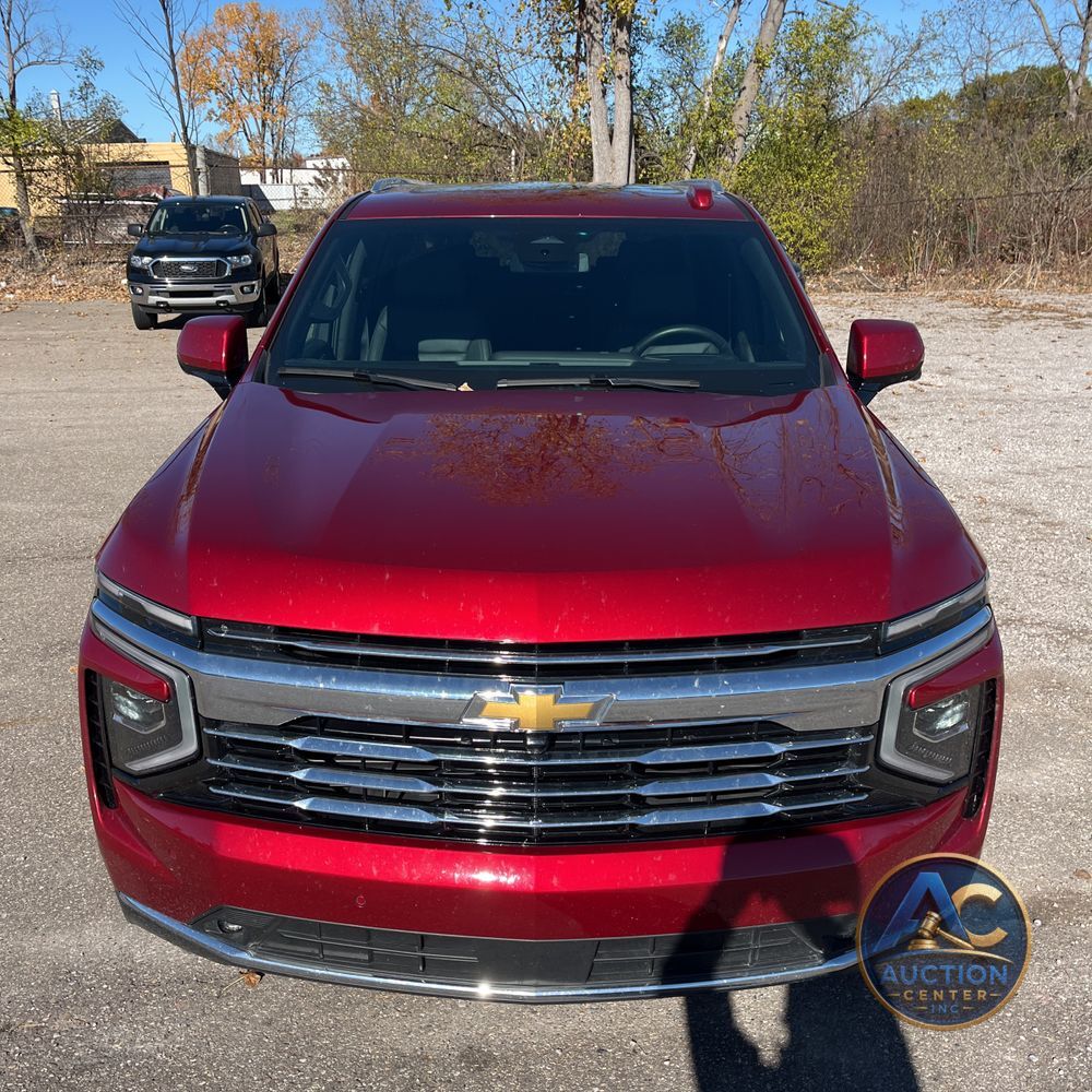 2025 Chevrolet Suburban LT