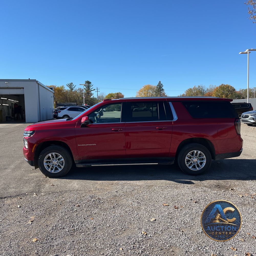 2025 Chevrolet Suburban LT