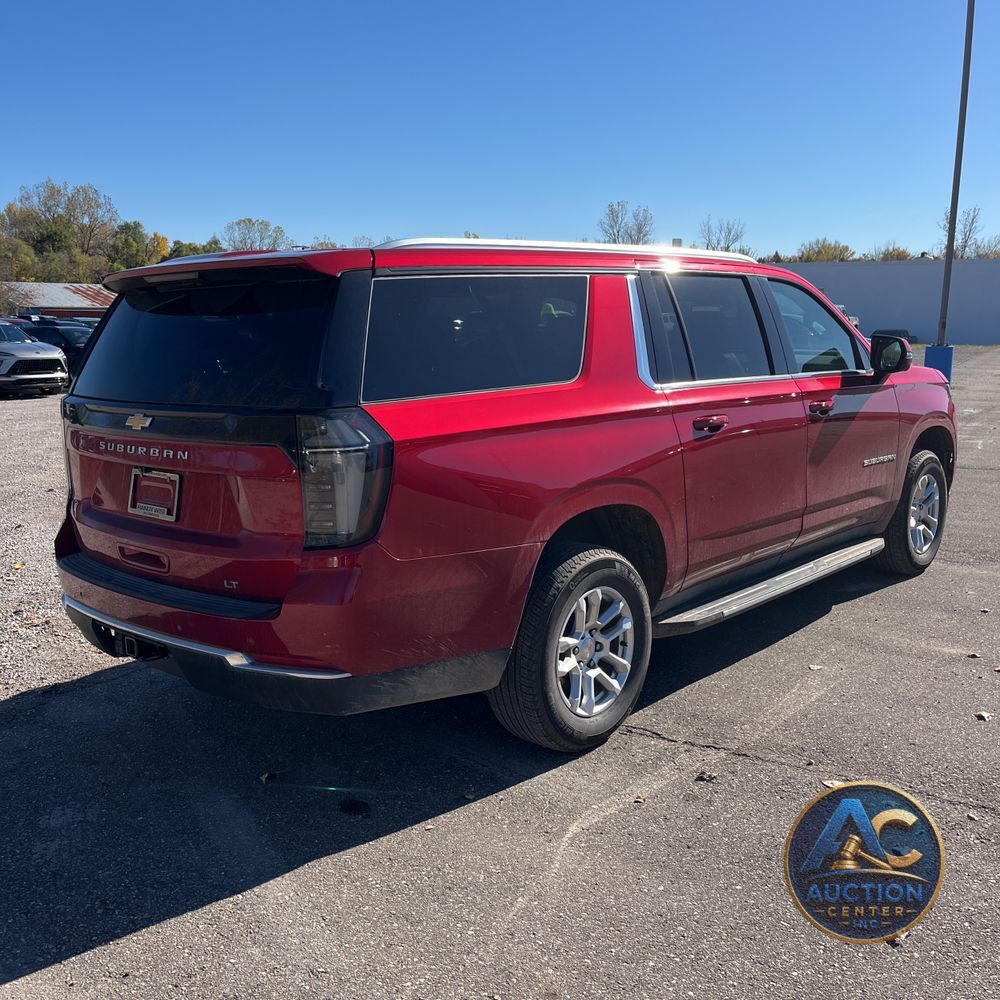 2025 Chevrolet Suburban LT