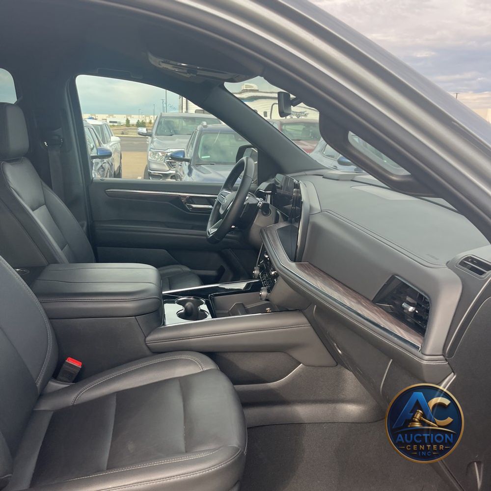 2025 Chevrolet Suburban Z71