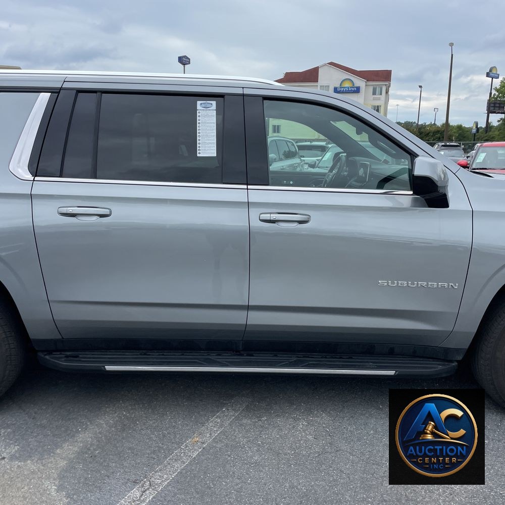 2024 Chevrolet Suburban LT