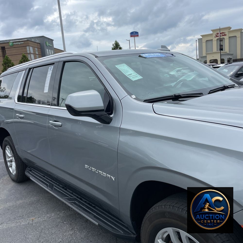 2024 Chevrolet Suburban LT
