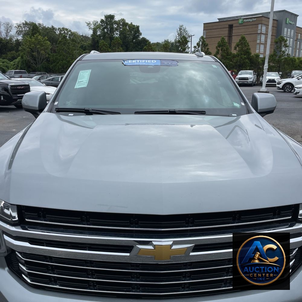 2024 Chevrolet Suburban LT