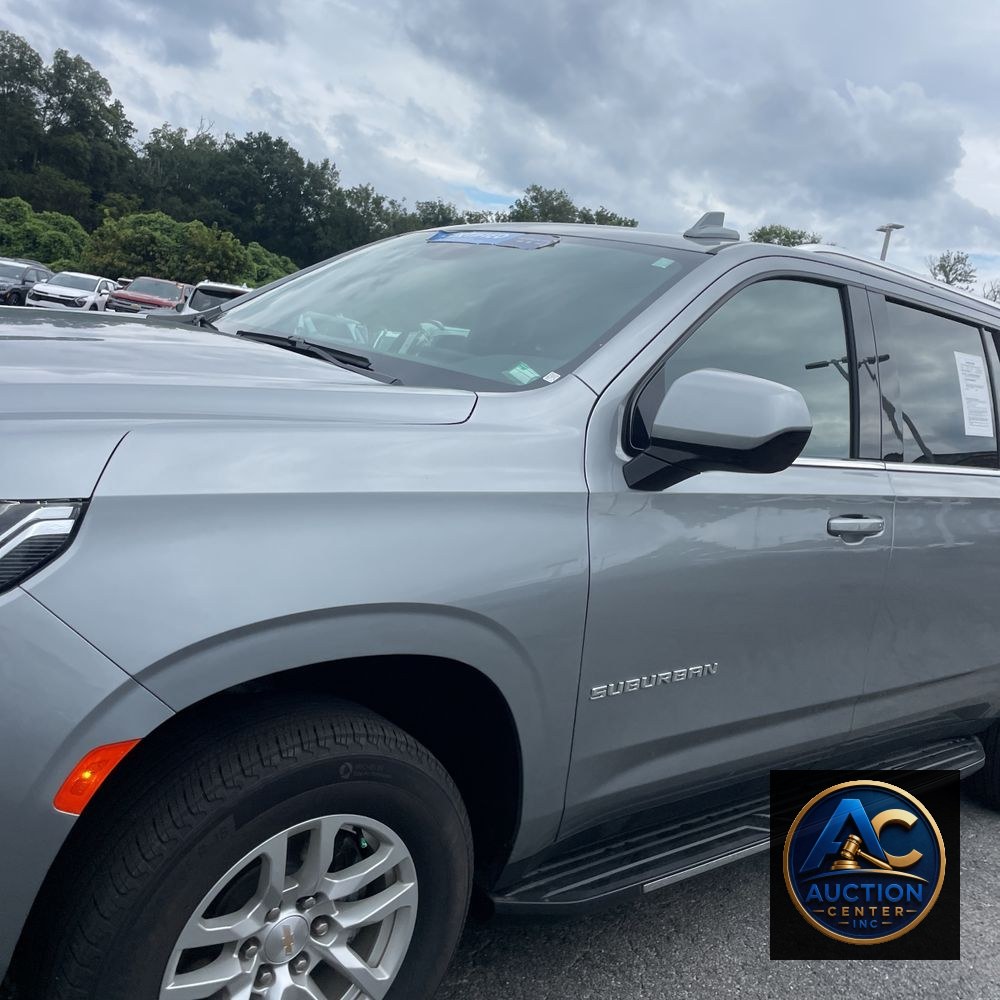 2024 Chevrolet Suburban LT