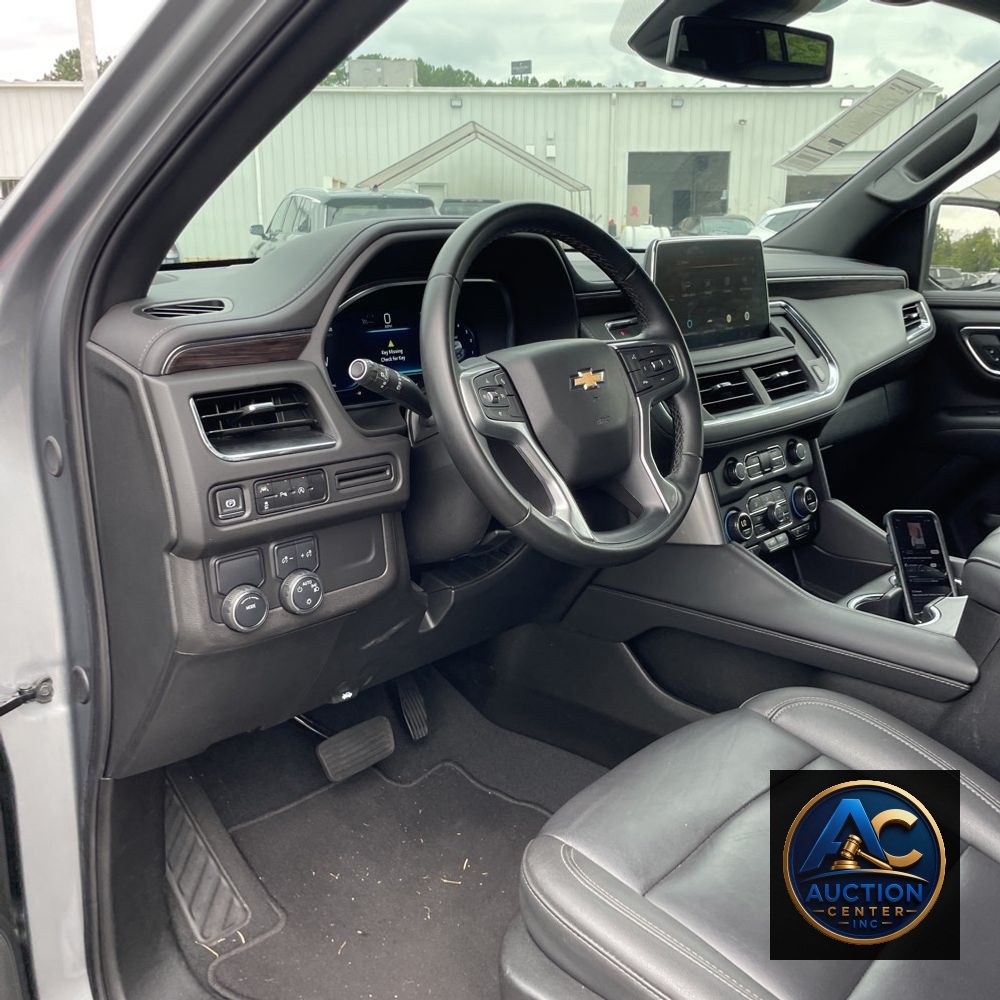 2024 Chevrolet Suburban LT