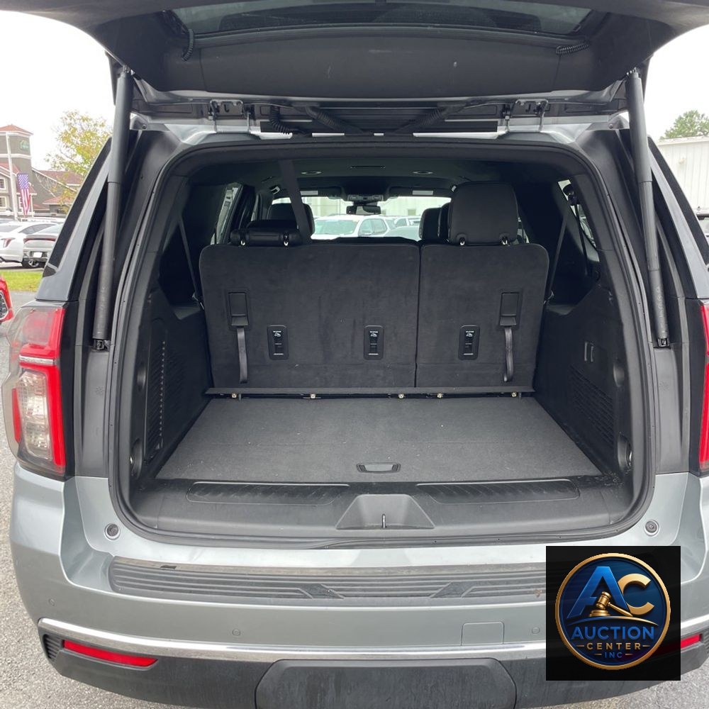 2024 Chevrolet Suburban LT
