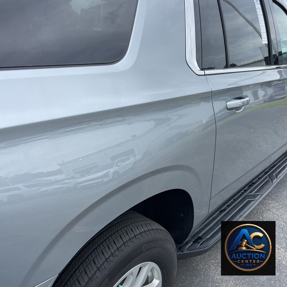 2024 Chevrolet Suburban LT
