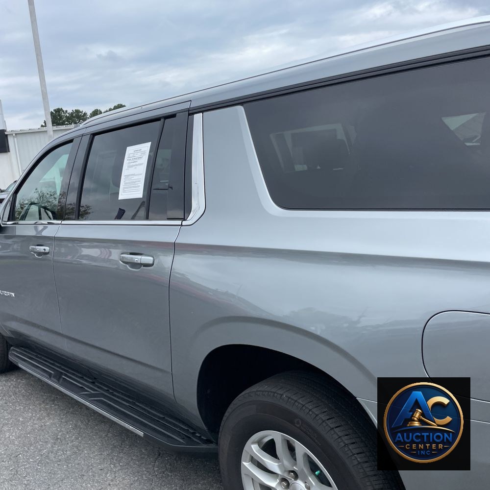2024 Chevrolet Suburban LT