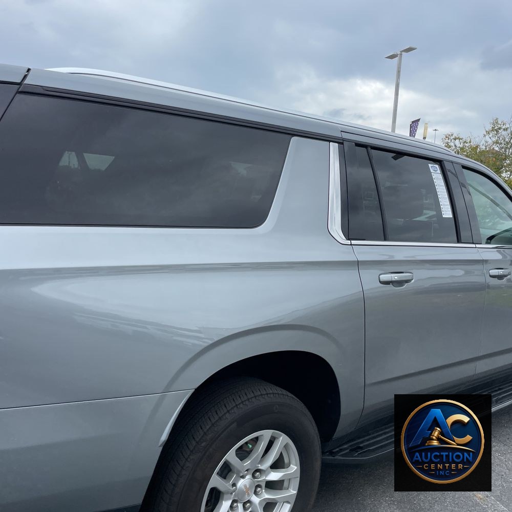 2024 Chevrolet Suburban LT
