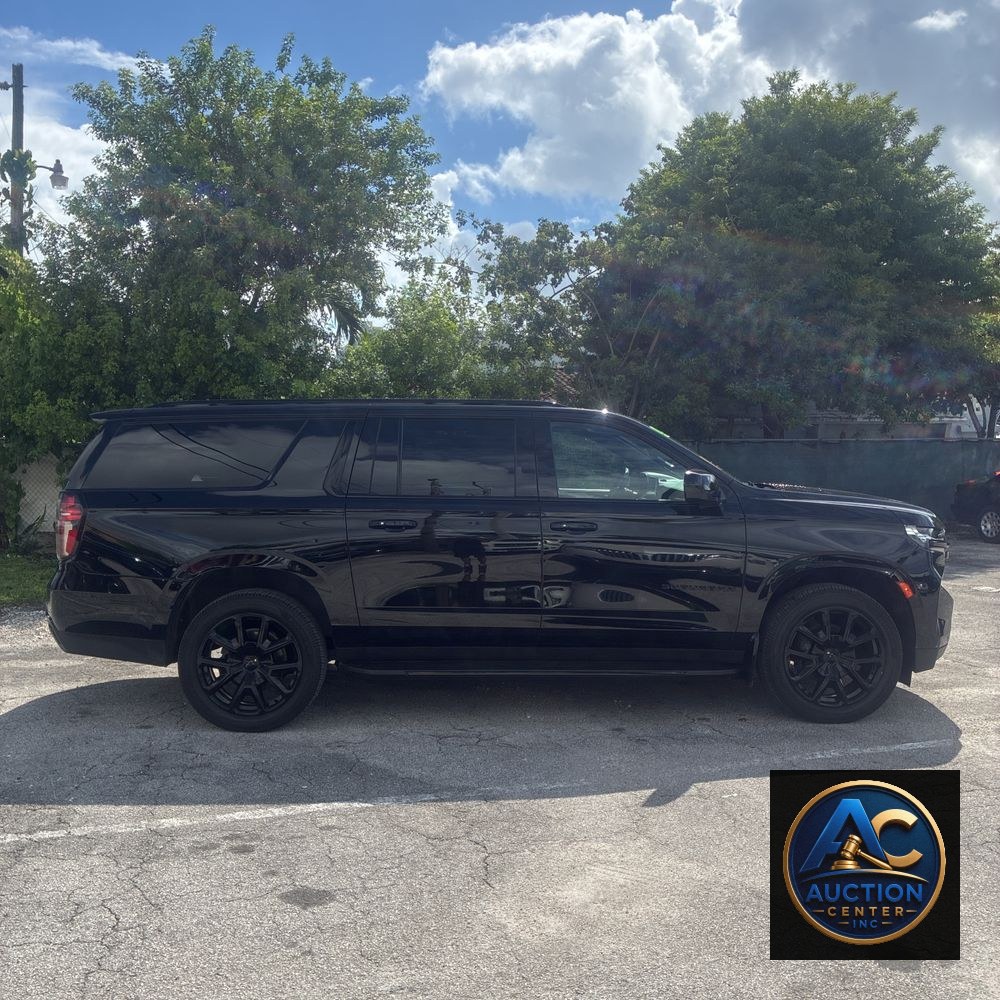2023 Chevrolet Suburban RST