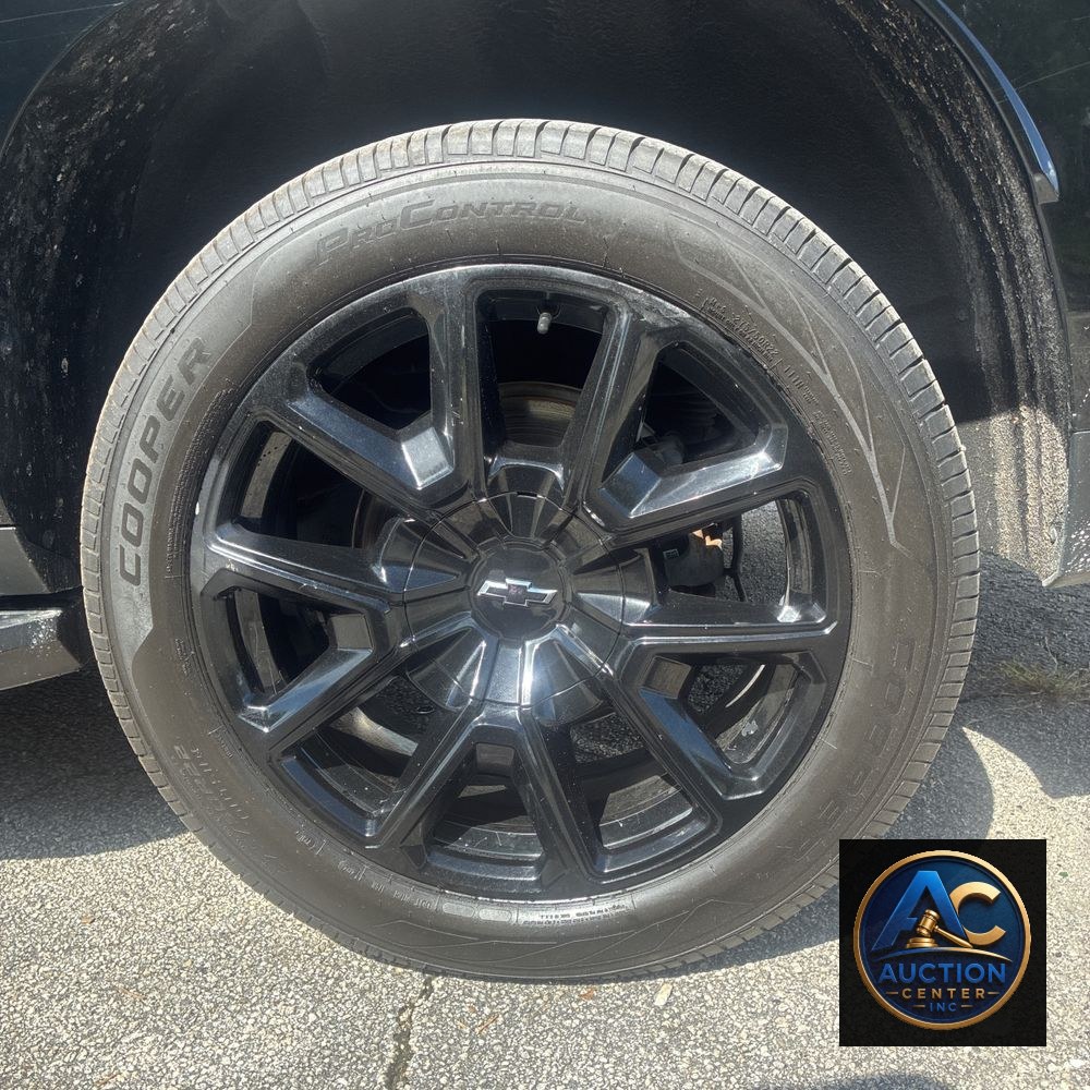 2023 Chevrolet Suburban RST