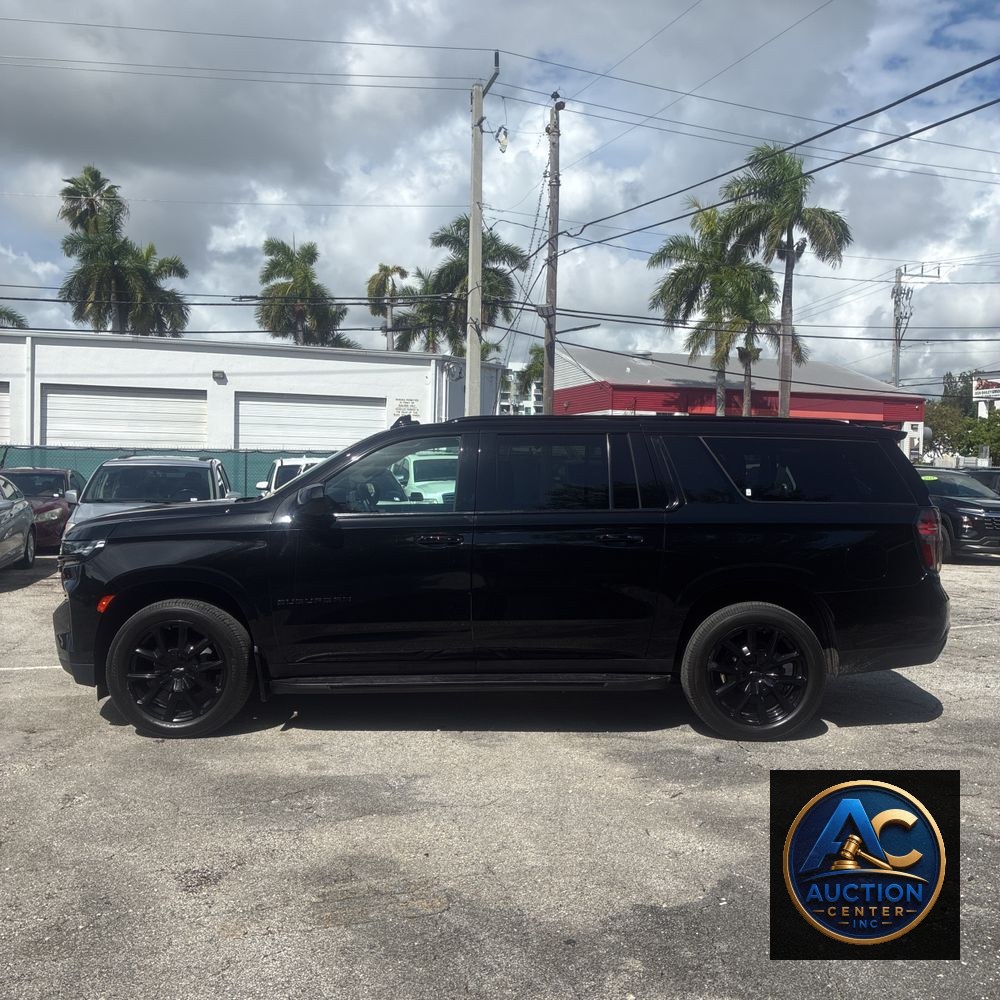2023 Chevrolet Suburban RST
