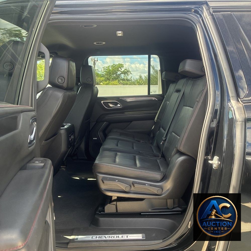 2023 Chevrolet Suburban RST