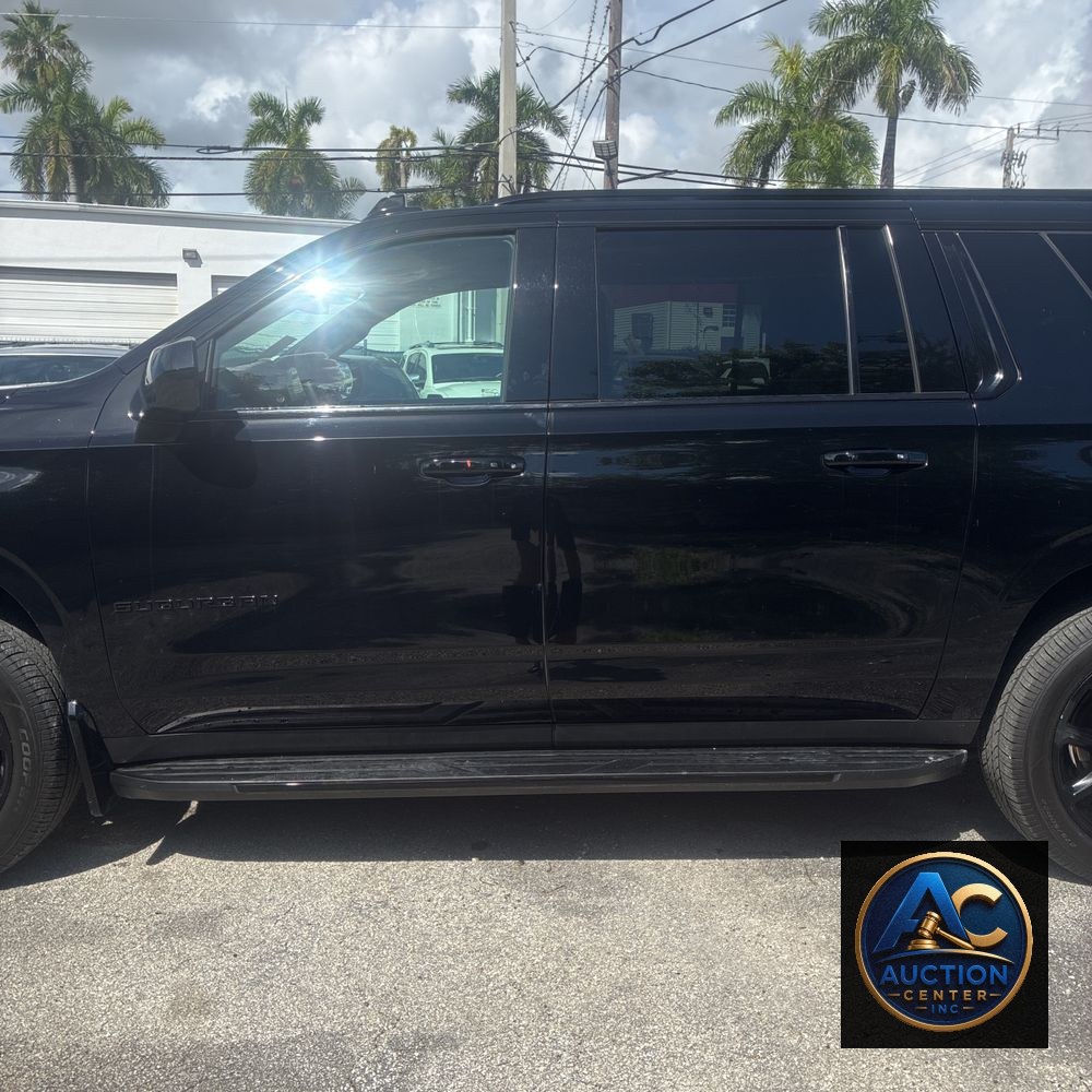 2023 Chevrolet Suburban RST