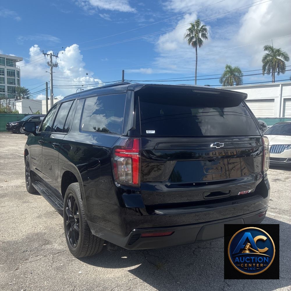 2023 Chevrolet Suburban RST