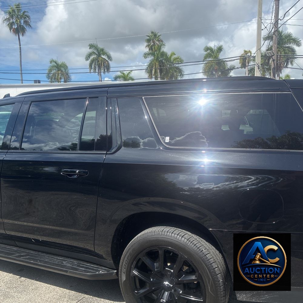 2023 Chevrolet Suburban RST