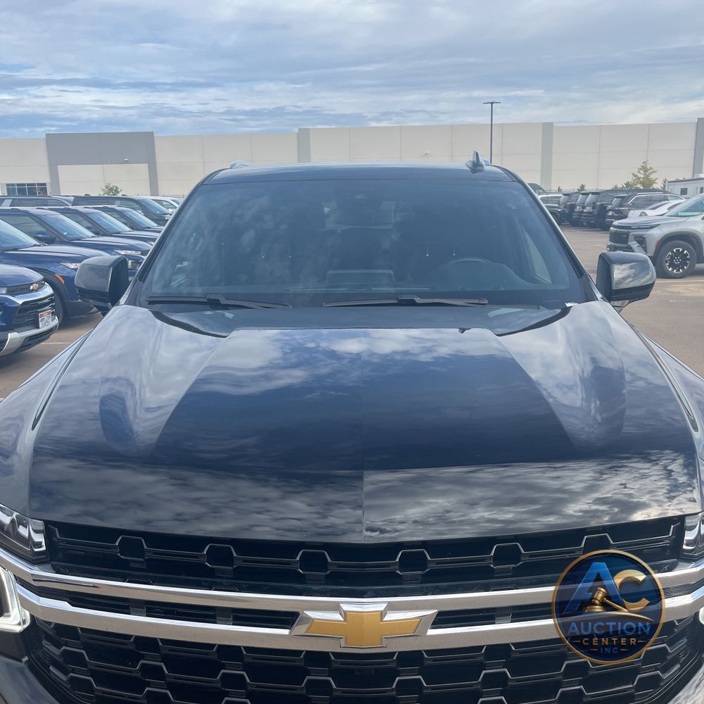 2024 Chevrolet Suburban LS